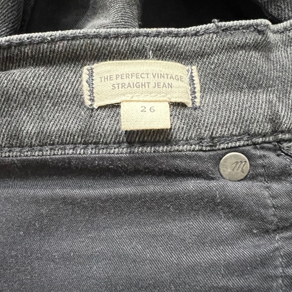 Madewell The Perfect Vintage Straight Jean in Nela Wash: Slit-Hem Edition - Picture 6 of 10